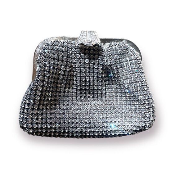 Vintage Crystal Clutch Made in Hong Kong 😍😍😍 - Picture 10 of 12